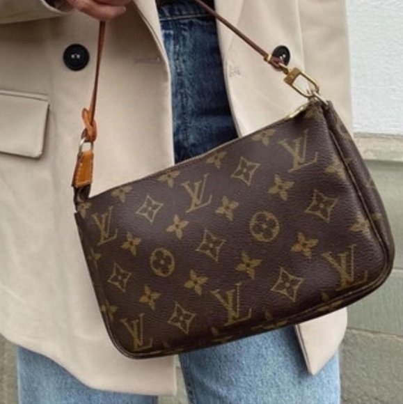 Louis Vuitton Vintage Pochette Accessoires handbag with strap - Picture 1 of 17